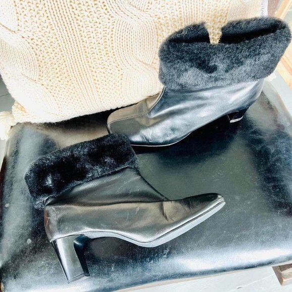 Vintage 60s genuine leather & faux fur cuffs black ankle boots 7 / 7.5 US - Picture 3 of 4